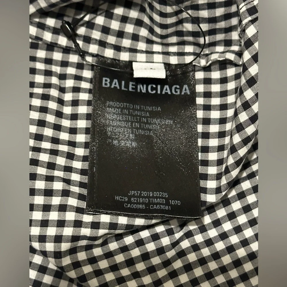 Balenciaga Black&White, Balenciaga men shirt size 41, pre-owned, gently used.